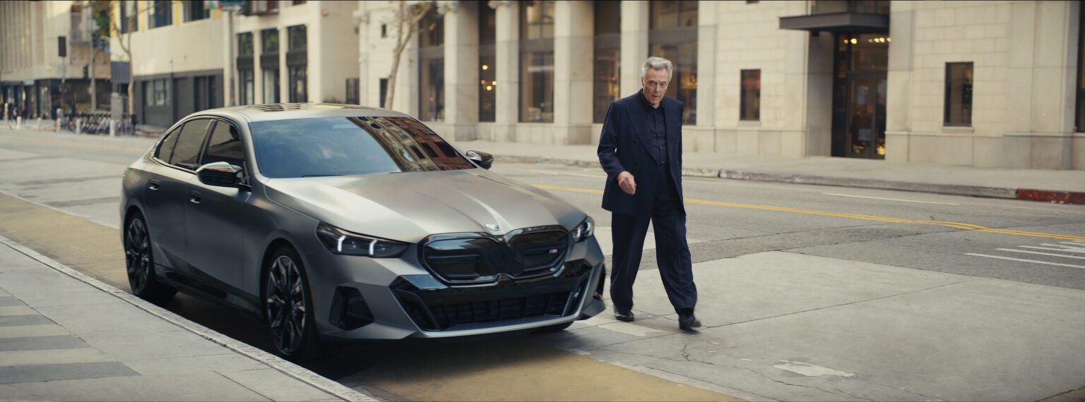 Christopher Walken adja meg az alaphangot a BMW reklámban és a Super Bowl-on méretezett