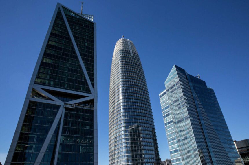 San Francisco ferde tornya