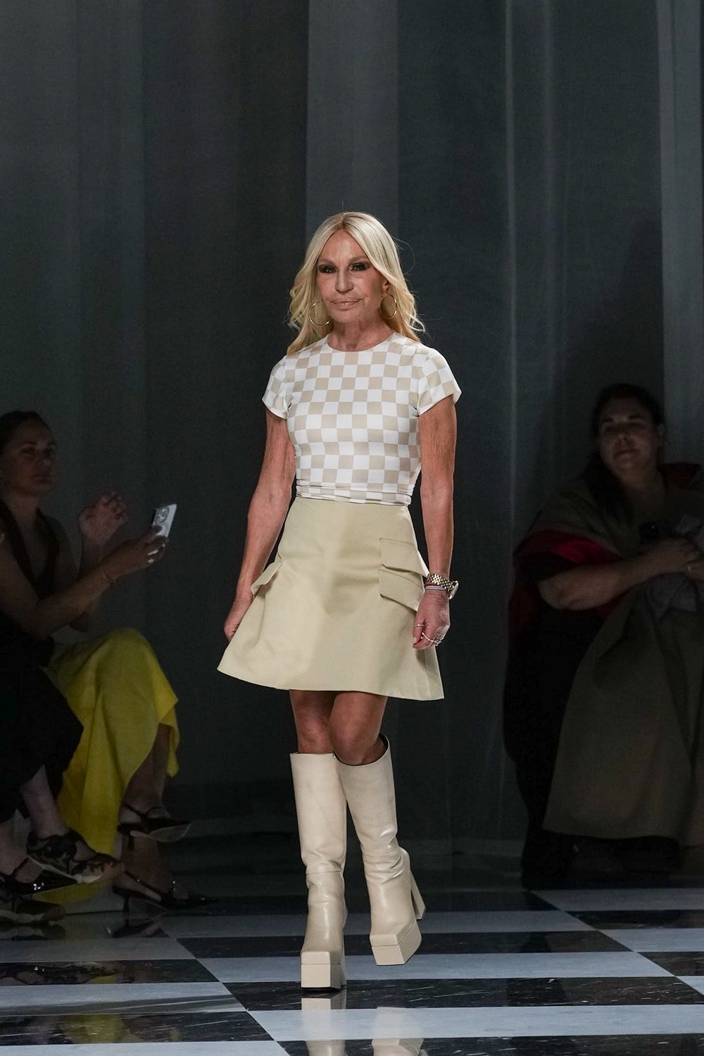 Donatella Versace távozik