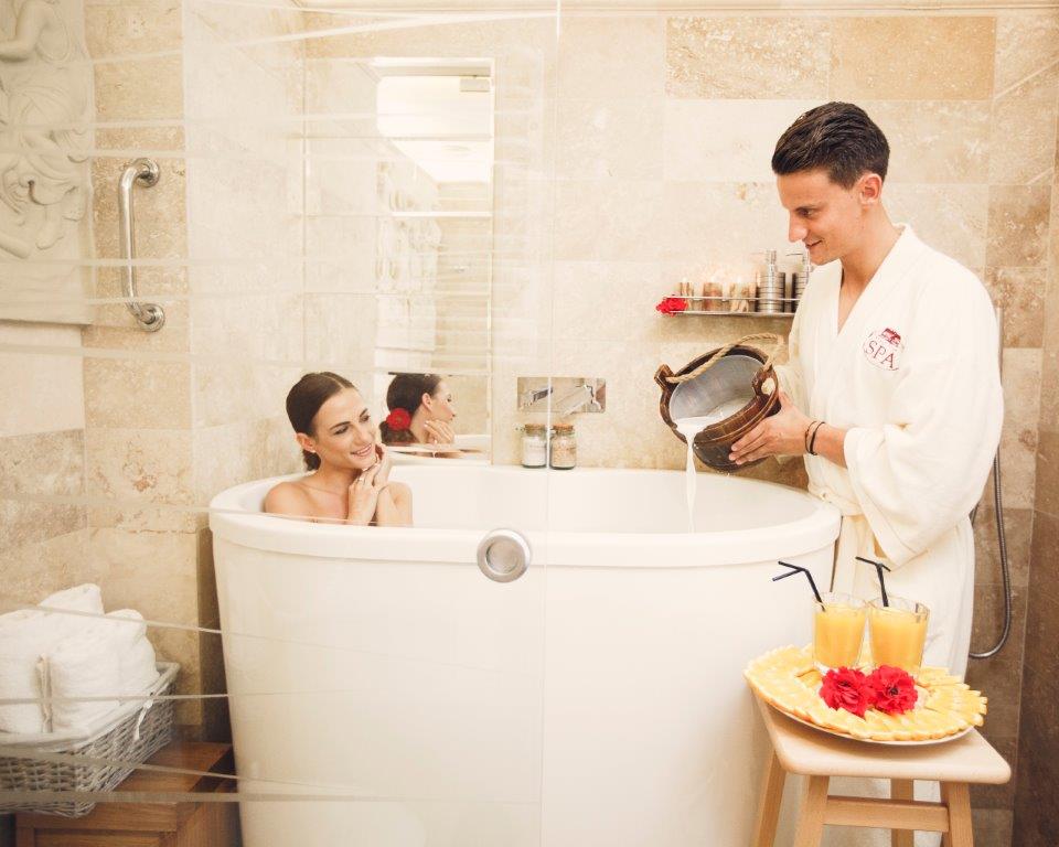 Ofuro du&oacute; f&uuml;rdő a Manor House Spa Hotelben