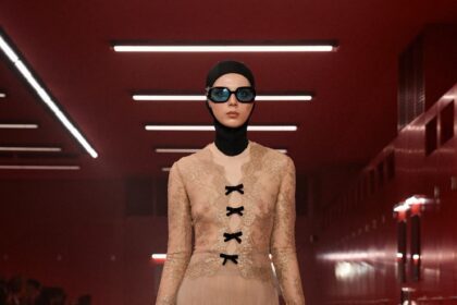 A legújabb Valentino show az intimitással játszik