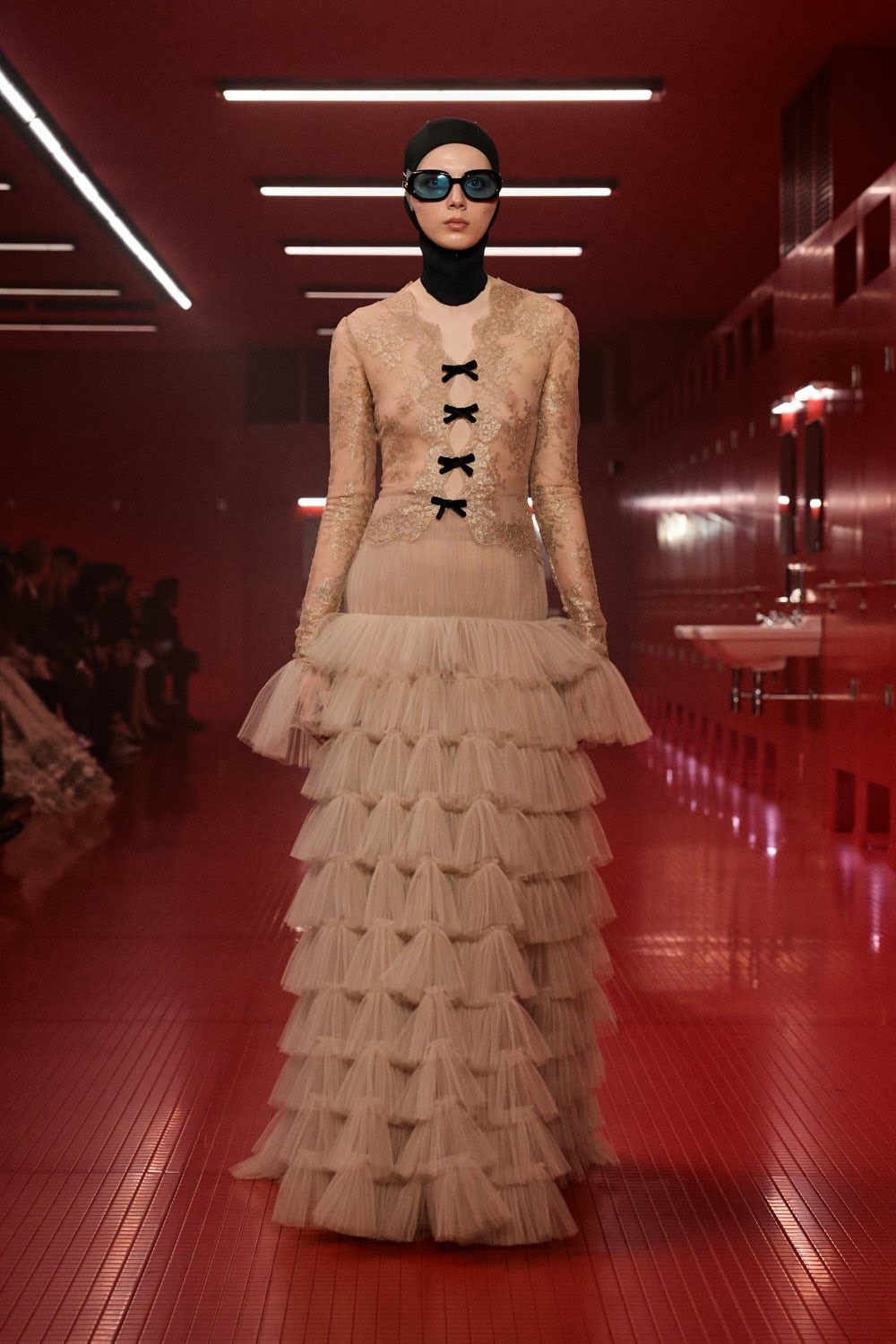 A legújabb Valentino show az intimitással játszik