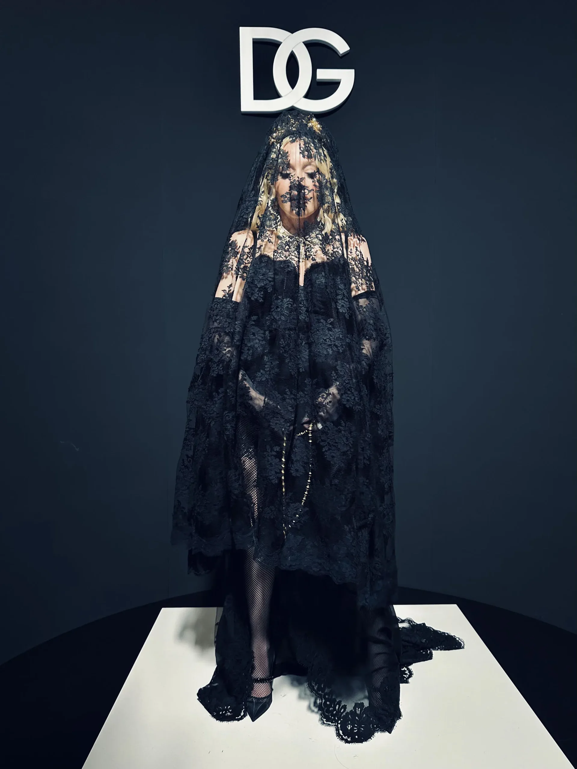 Madonna Dg Mil&aacute;n&oacute;i Divath&eacute;t 2