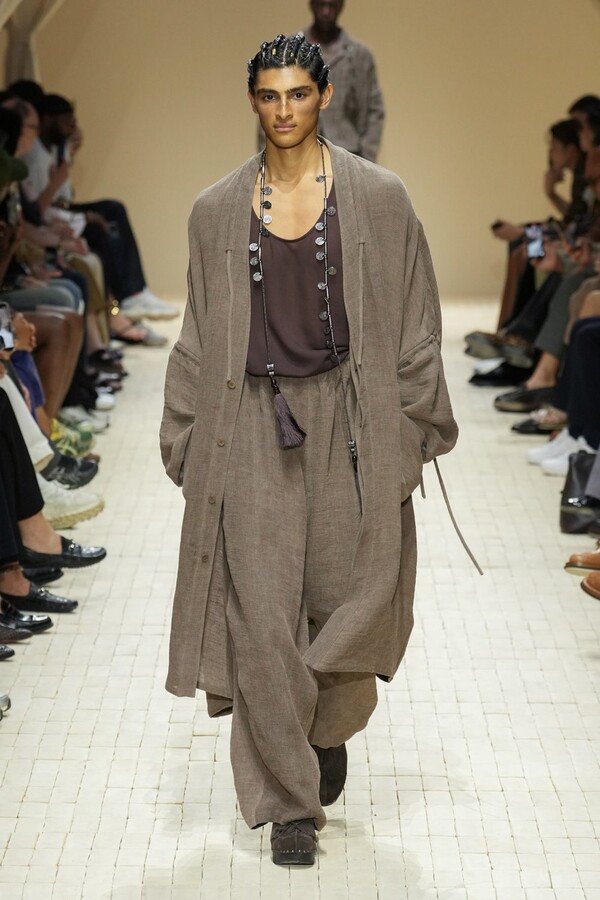 Mil&aacute;n&oacute;i F&eacute;rfi Divath&eacute;t Ss265