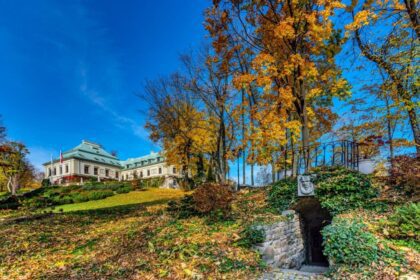 Odrowąż palota ősszel