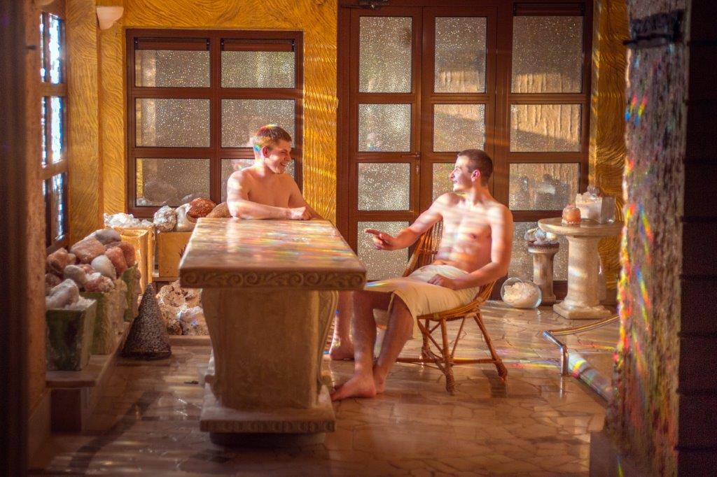 Pihen&eacute;s a r&oacute;mai f&uuml;rdőben a Manor House Spa-ban