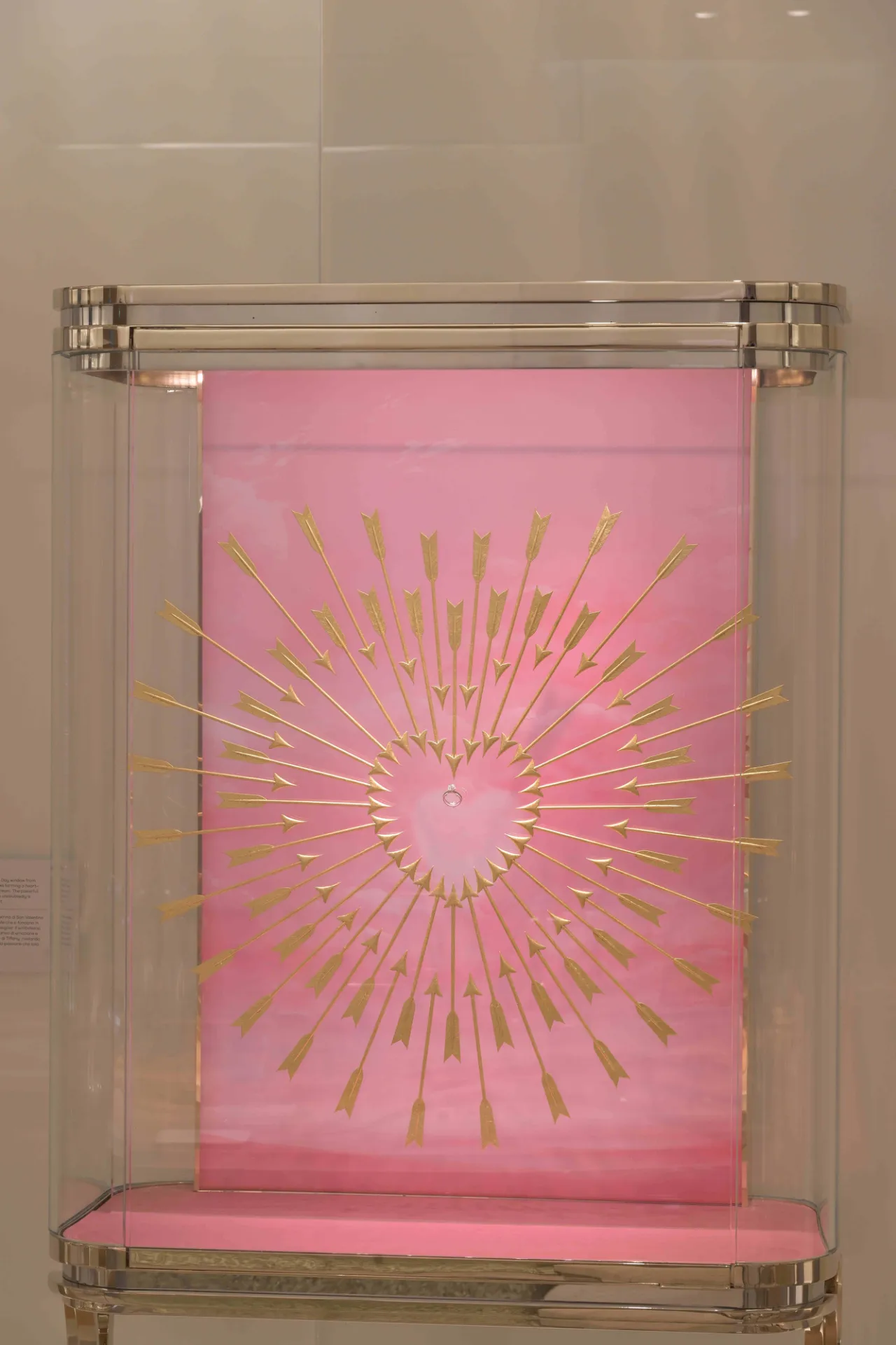 Tiffany butik Mil&aacute;n&oacute;ban