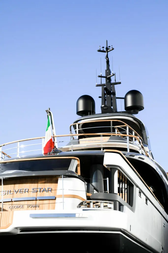 Armani Admiral2 jacht