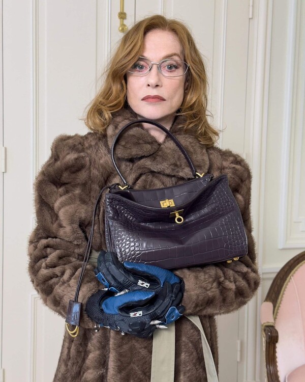 Balenciaga kamp&aacute;ny Claudia Schifferrel11