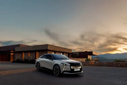 Ds N°8 Prémium Elektromos SUV 750 km Hatótávval és Francia Eleganciával