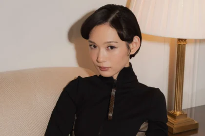 Moeka Hoshi I Hiányzó Kép Viselt-e valaha Louis Vuittont