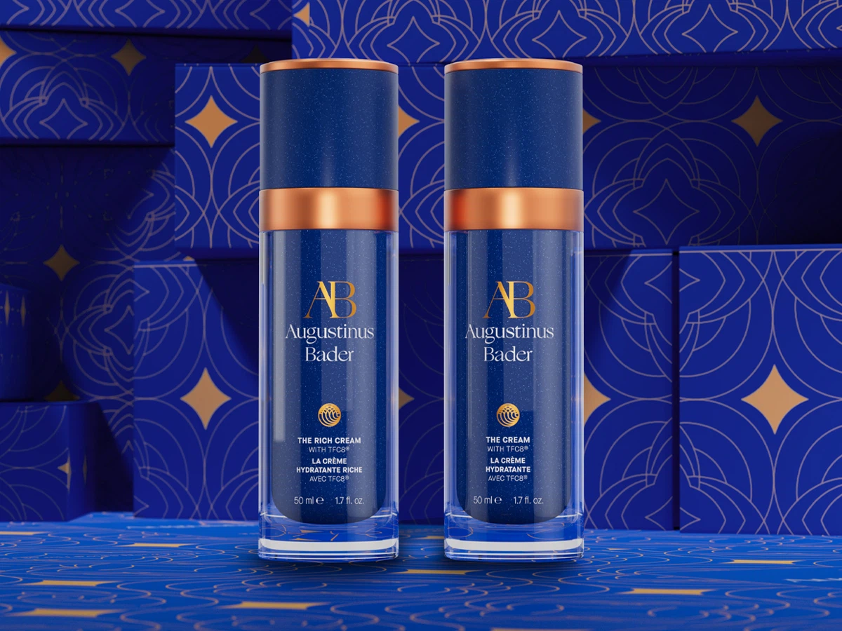 Szezon&aacute;lis bőr&aacute;pol&aacute;si v&aacute;logat&aacute;s Desk High Res