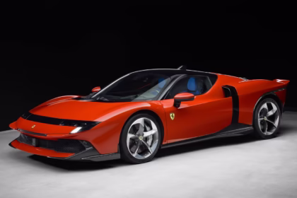 Ferrari 849 Testarossa, vagyis a hibrid SF90 utód 2026-tól