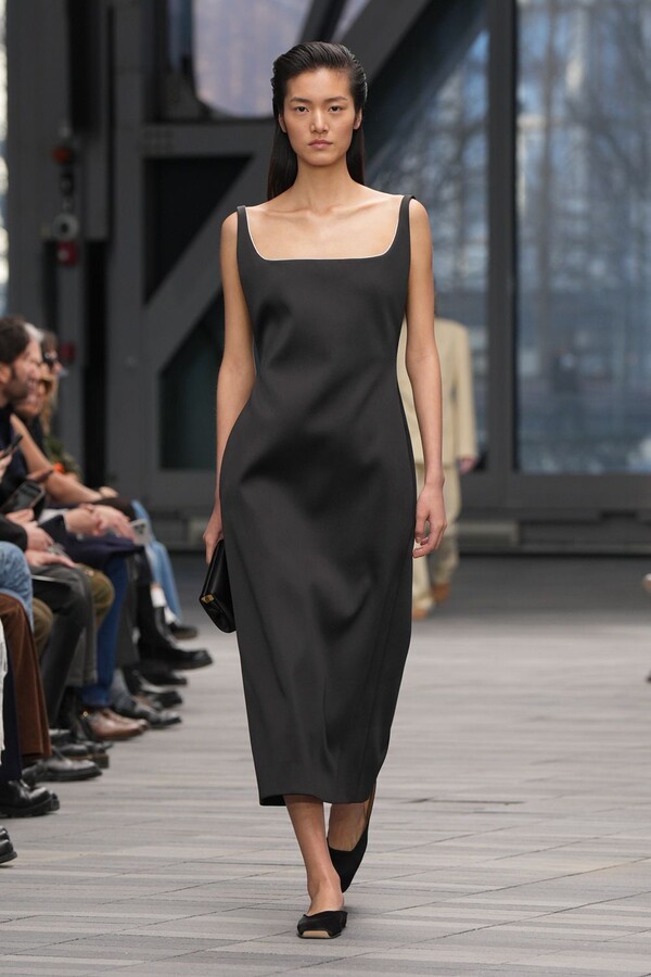 Calvin Klein M&iacute;tosz &eacute;s Jelen K&ouml;z&ouml;tt2