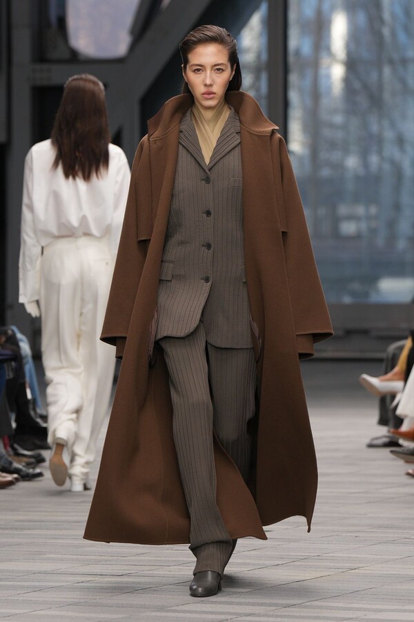 Calvin Klein M&iacute;tosz &eacute;s Jelen K&ouml;z&ouml;tt5