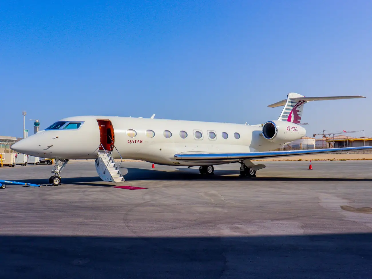 Qatar Executive Mi Ez